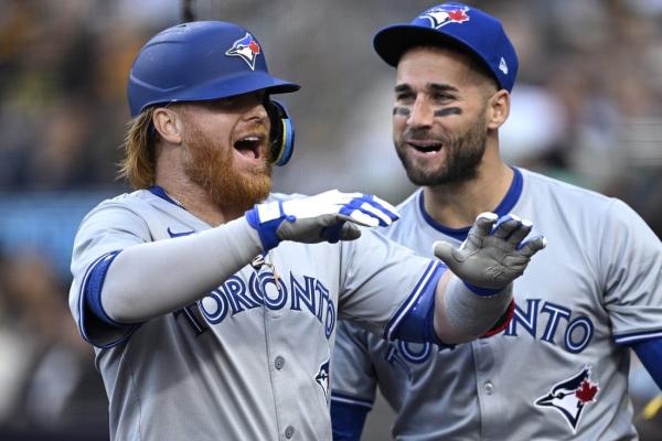 Justin Turner homers as Blue Jays stroll past Padres