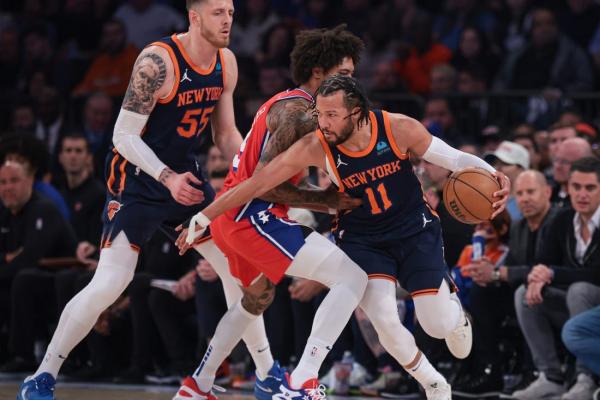 Knicks rally late, grab 2-0 series lead over 76ers