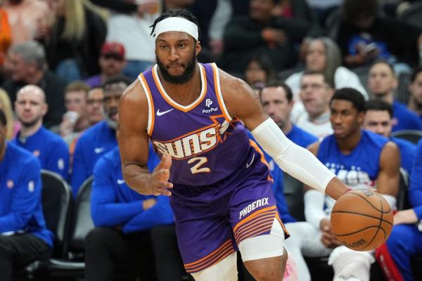 Suns build 35-point lead, roll to victory over Pistons