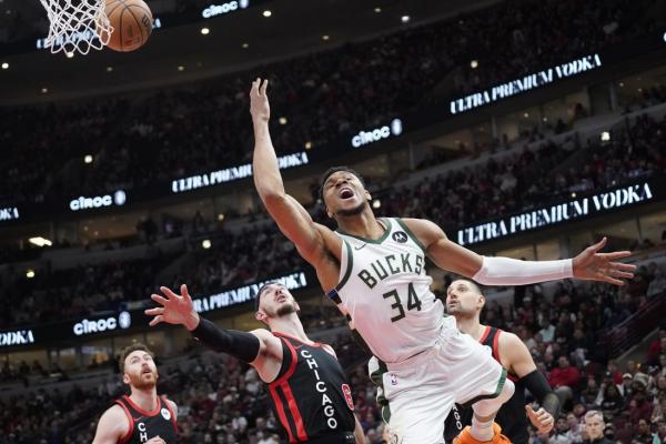 Bucks hitting stride with Clippers looming