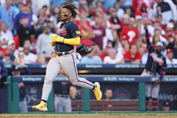 Braves OF Ronald Acuna Jr. (knee) to see specialist