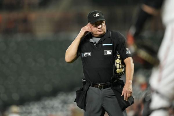 MLB umps Jeff Nelson and Ed Hickox announce retirement