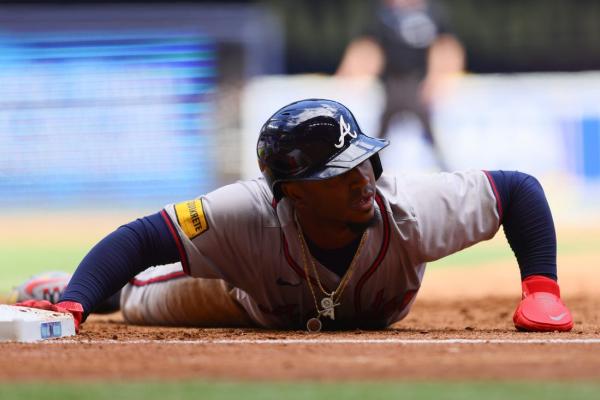 Braves reinstate 2B Ozzie Albies from injured list thumbnail