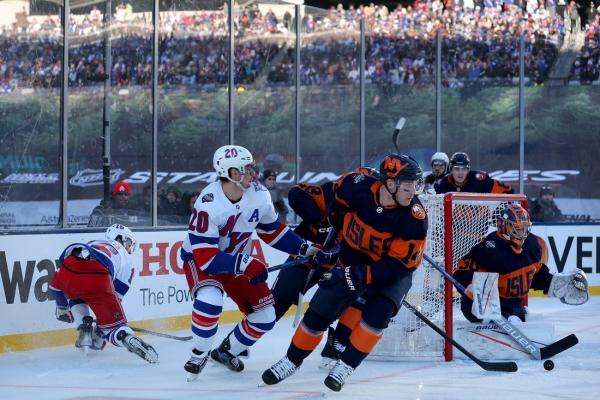Rangers complete furious comeback against Isles in Stadium Series game