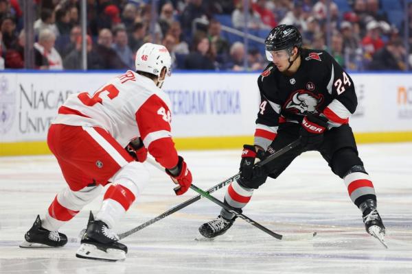 Surging Sabres looking to extend Red Wings’ woes