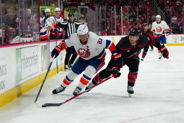 Hurricanes feel fortunate to be up 1-0 on Islanders going into Game 2
