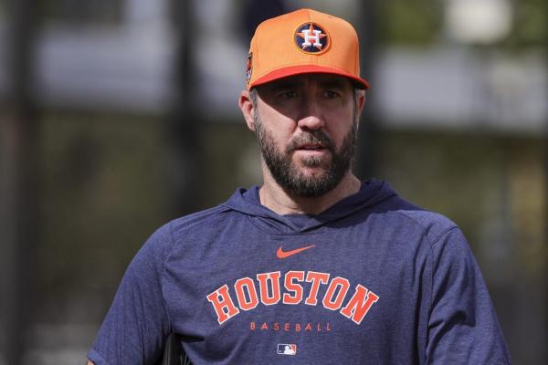 Astros RHP Justin Verlander not ruled out for Opening Day