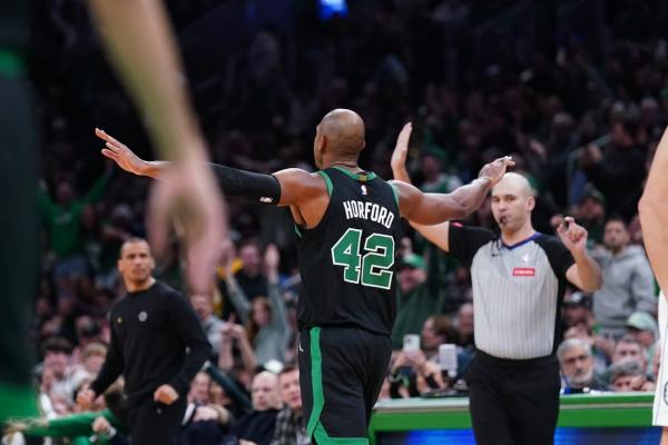 Celtics take aim at 11th straight win, host Warriors