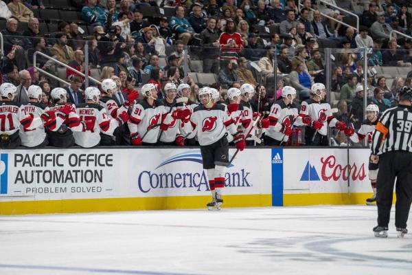 Devils rout Sharks behind 7-goal outburst