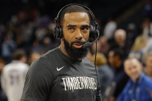 Timberwolves G Mike Conley signs contract extension