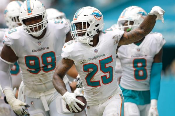 Report: Free agent Xavien Howard cleared for FB activities thumbnail