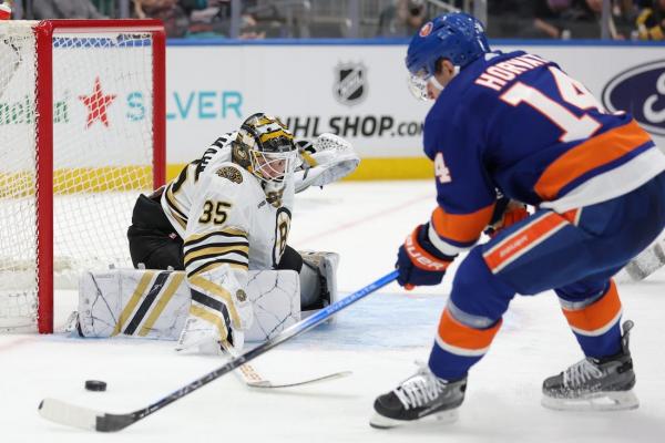 Kyle Palmieri’s natural hat trick boosts Isles over Bruins