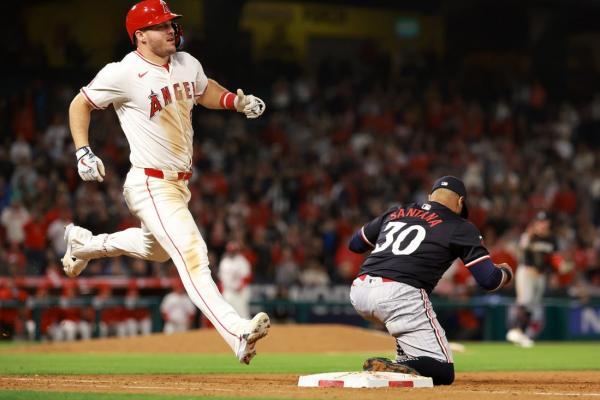 Angels star Mike Trout (knee) undergoes surgery thumbnail
