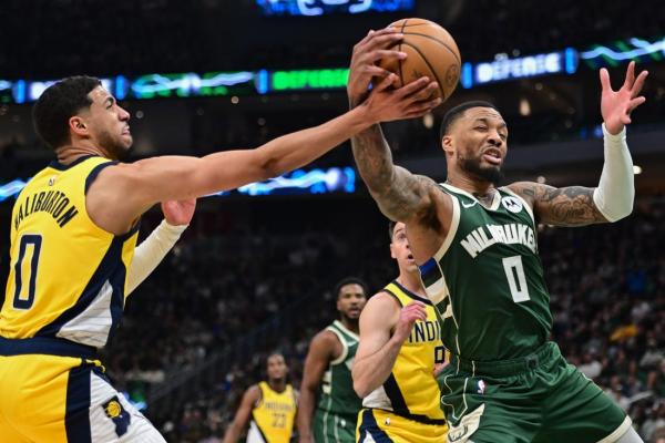 With or without stars, Bucks look to stay alive vs. Pacers thumbnail