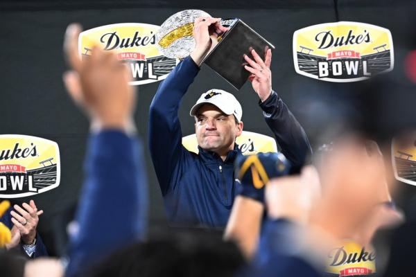 West Virginia coach Neal Brown gets 1-year contract extension