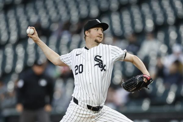 White Sox grab early lead, hold off Guardians