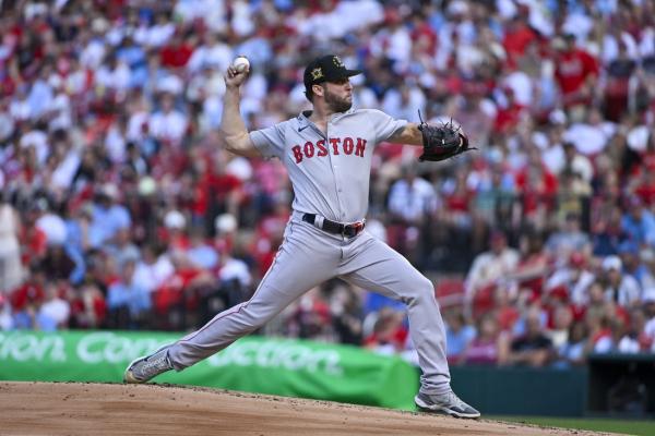 Cardinals score five runs in eighth to top Red Sox