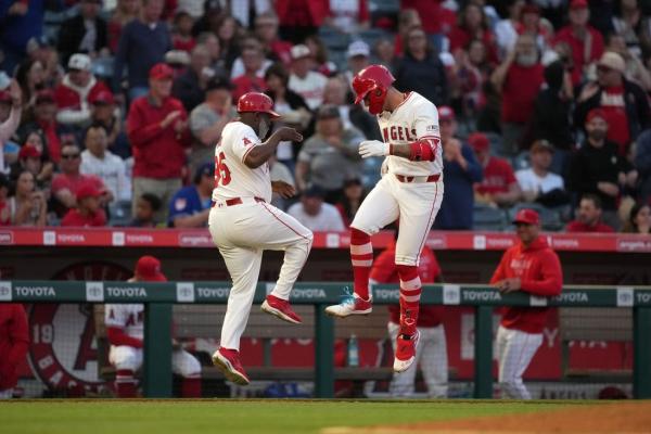 9th-inning homers carry Phillies past Angels