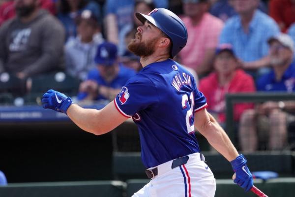 Reports: 1B Jared Walsh rebounds to make Rangers roster