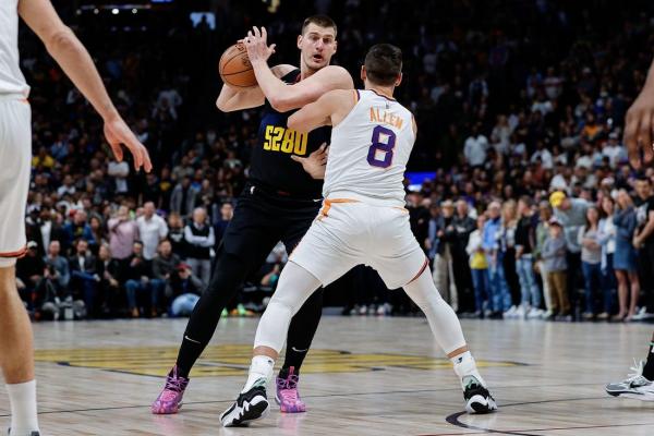 Kevin Durant, Suns turn back Nuggets again thumbnail