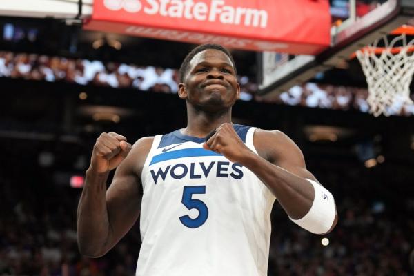 NBA roundup: Wolves finish off sweep of Suns thumbnail