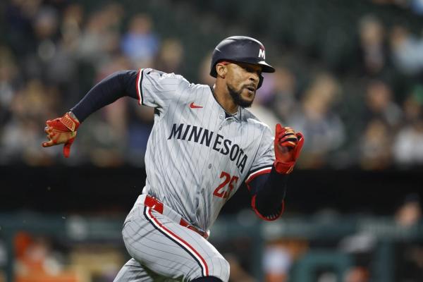 Twins place OF Byron Buxton, RHP Brock Stewart on IL