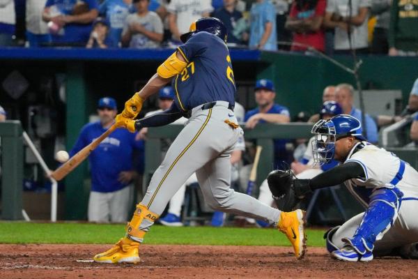 Willy Adames the hero as Brewers clip Royals