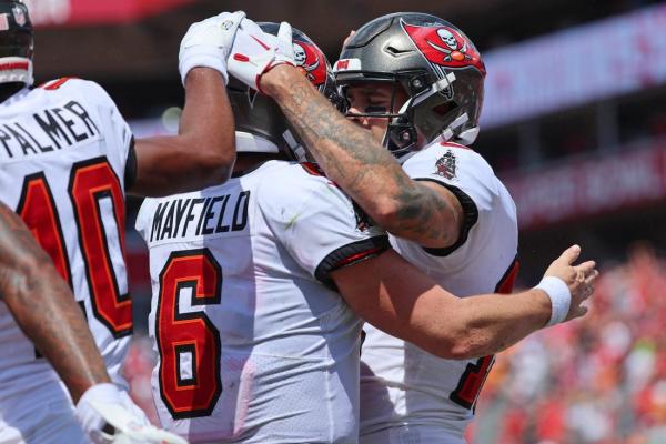 Bucs focus on re-signing Mike Evans, Baker Mayfield