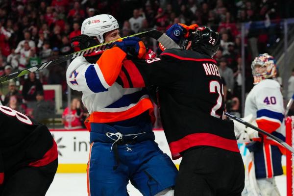 Islanders attempt to shake off meltdown, host Hurricanes for Game 3