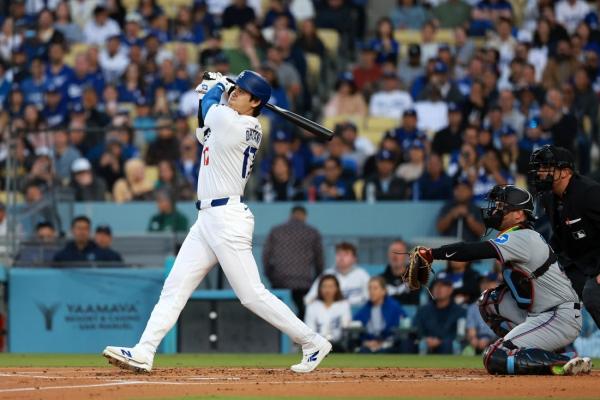 Shohei Ohtani homers again to fuel surging Dodgers past Marlins thumbnail