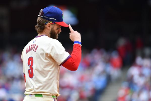 Phillies place Bryce Harper on paternity list thumbnail