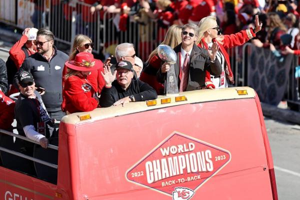 Amid parade shooting chaos, Chiefs provided some calm