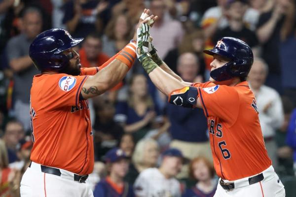 Multi-run homers fuel Astros' victory over Brewers thumbnail