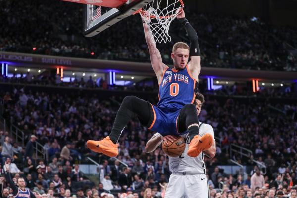 Aiming to keep moving up, Knicks face struggling Pistons