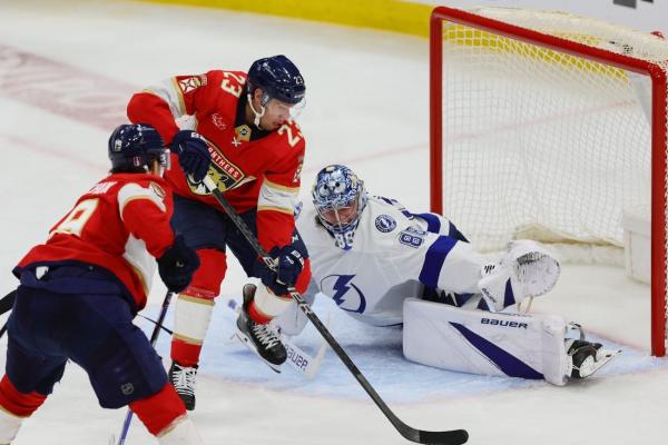 Lightning get crack at home ice down 2-0 to Panthers