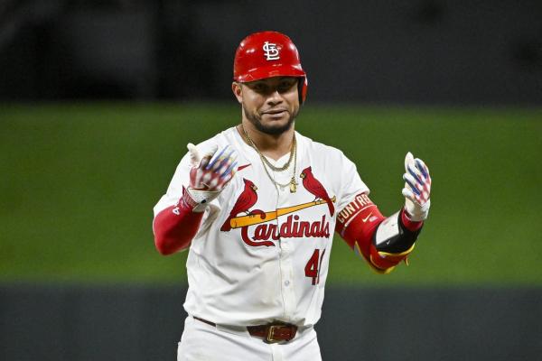 Cardinals C Willson Contreras to IL with forearm fracture