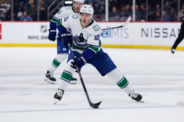 Playoff hockey back in Vancouver as Canucks, Predators collide