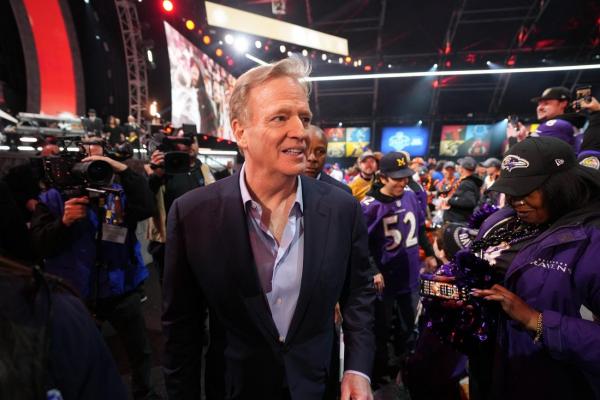 Super Bowl holiday? Roger Goodell talks 18-game season, Presidents' Day title game thumbnail