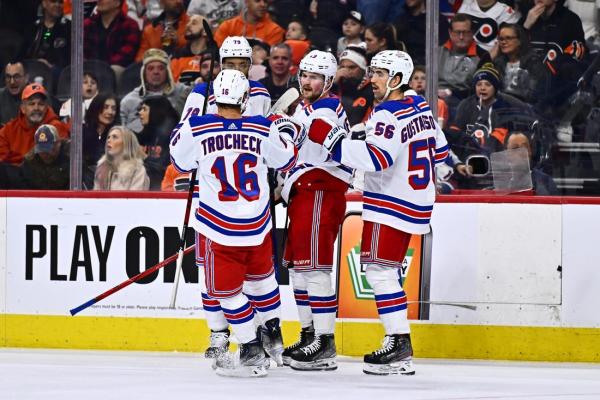 Rangers edge Flyers to win 10th straight