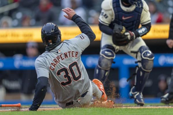 Ninth-inning hit boosts Tigers over slumping Twins