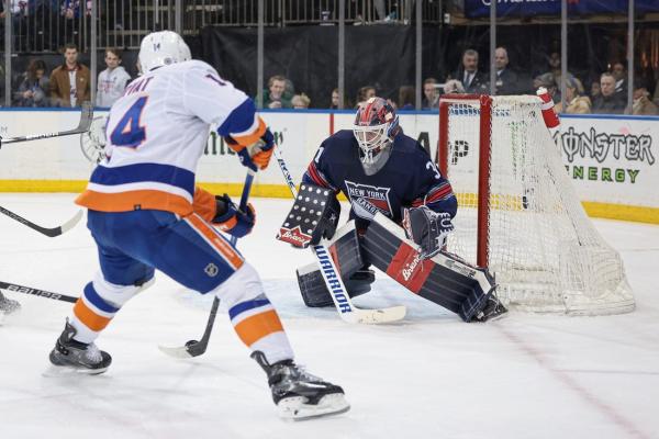 Rangers pull away from Islanders for comfortable win