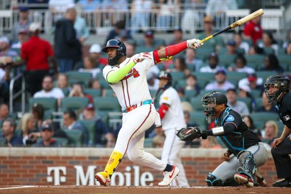 Braves finish sweep of Marlins with 10-inning victory thumbnail