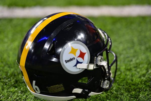 Steelers legend Andy Russell dies at 82