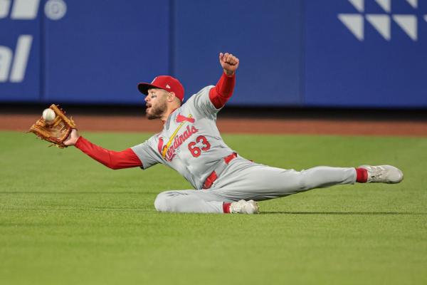 Cardinals hold Mets in check in series opener thumbnail