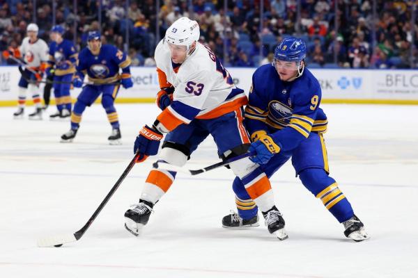 Sabres’ 2nd-period surge too much for Islanders