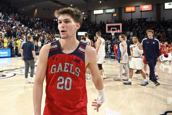 With WCC outright title in sight, No. 17 Saint Mary’s visits Pepperdine