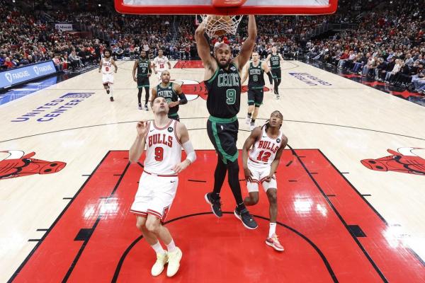 Celtics handle Bulls for seventh consecutive win