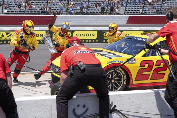 Joey Logano cruises to finish line at All-Star Race