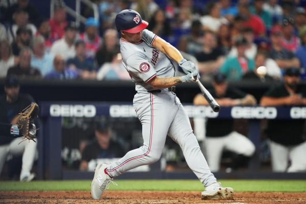Nationals dig out of 7-0 hole to stun Marlins thumbnail