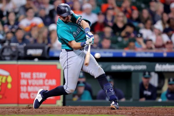 Cal Raleigh homers to lift Mariners past Astros